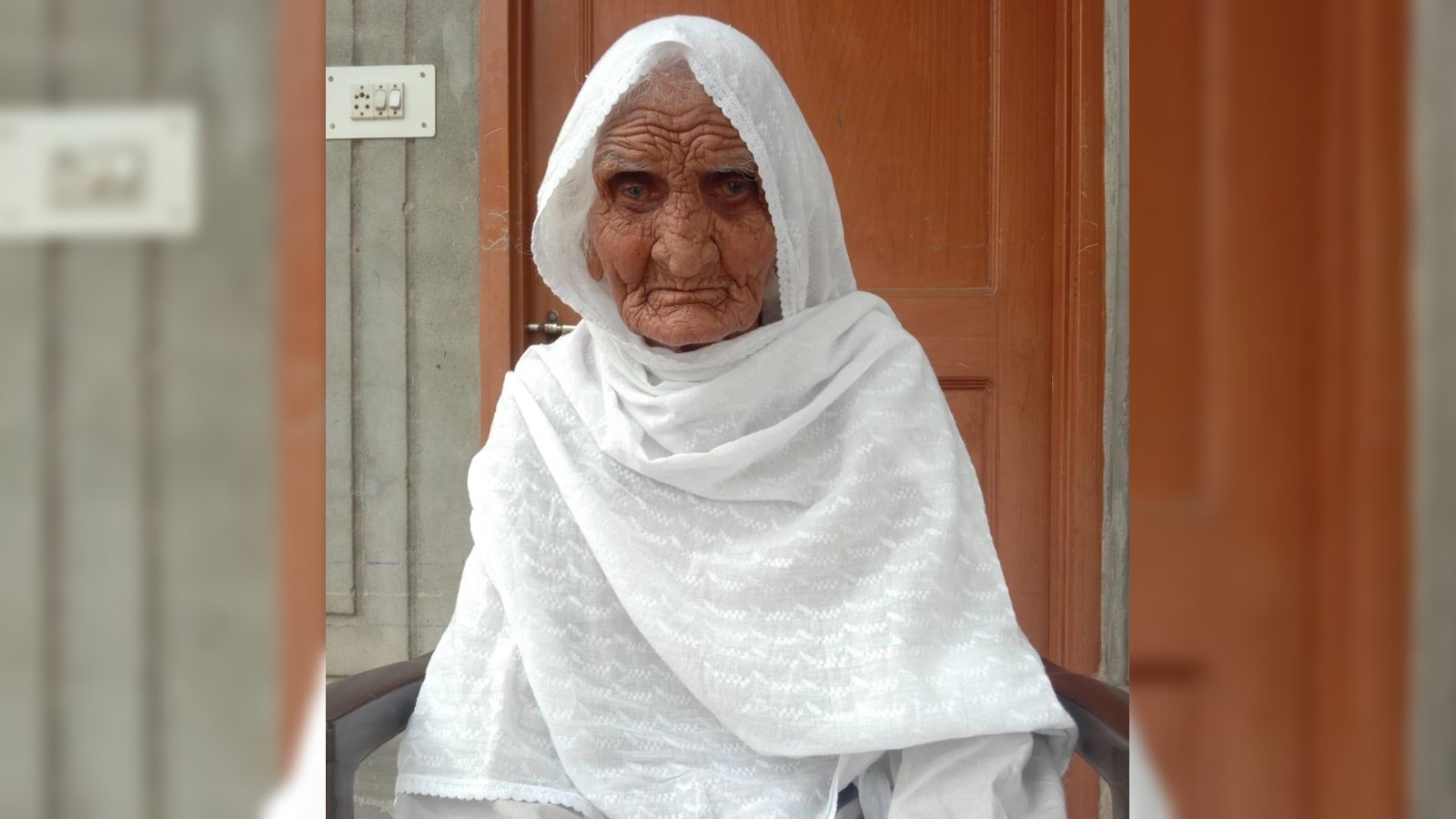 An 118-year-old man and a 117-year-old woman have become the oldest voters in Haryana. The Election Commission has chosen them as special symbols of the election.