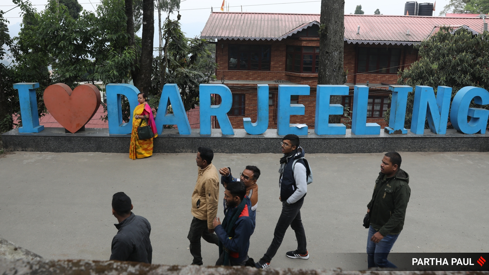 Due to the extreme heat wave in West Bengal, all the hotels in Darjeeling are fully booked as more tourists flock to the area.