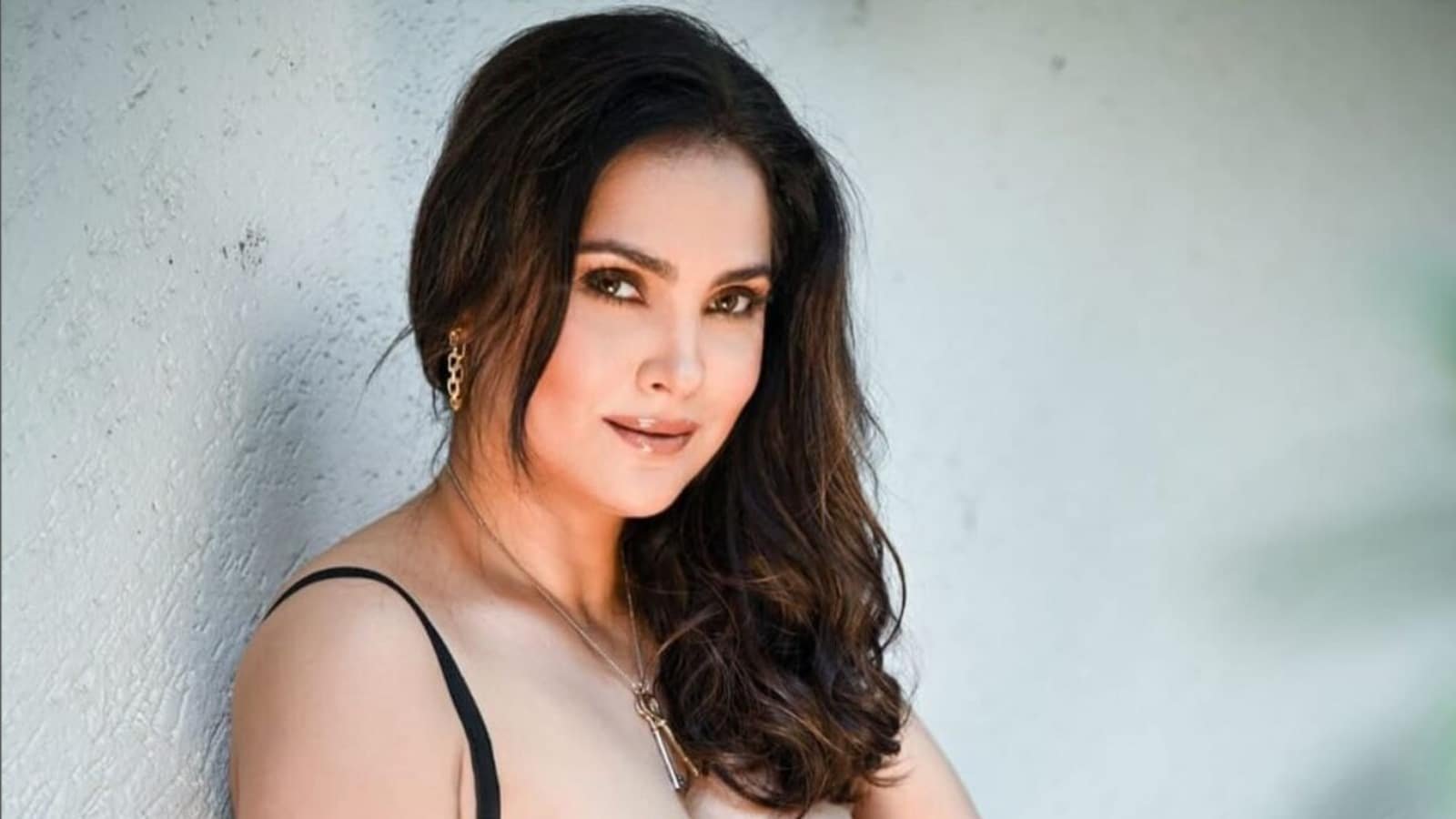 Lara Dutta says she doesn't want to play roles that are younger than her real age, unlike some male actors.