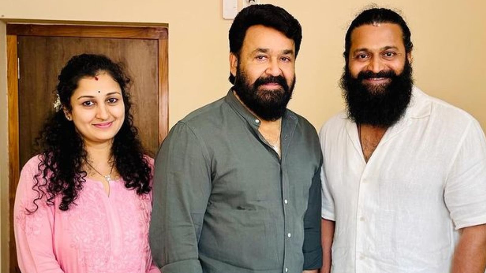 Rishab Shetty and his wife Pragathi Shetty got to meet Mohanlal, and a fan described it as a meeting between two legends.