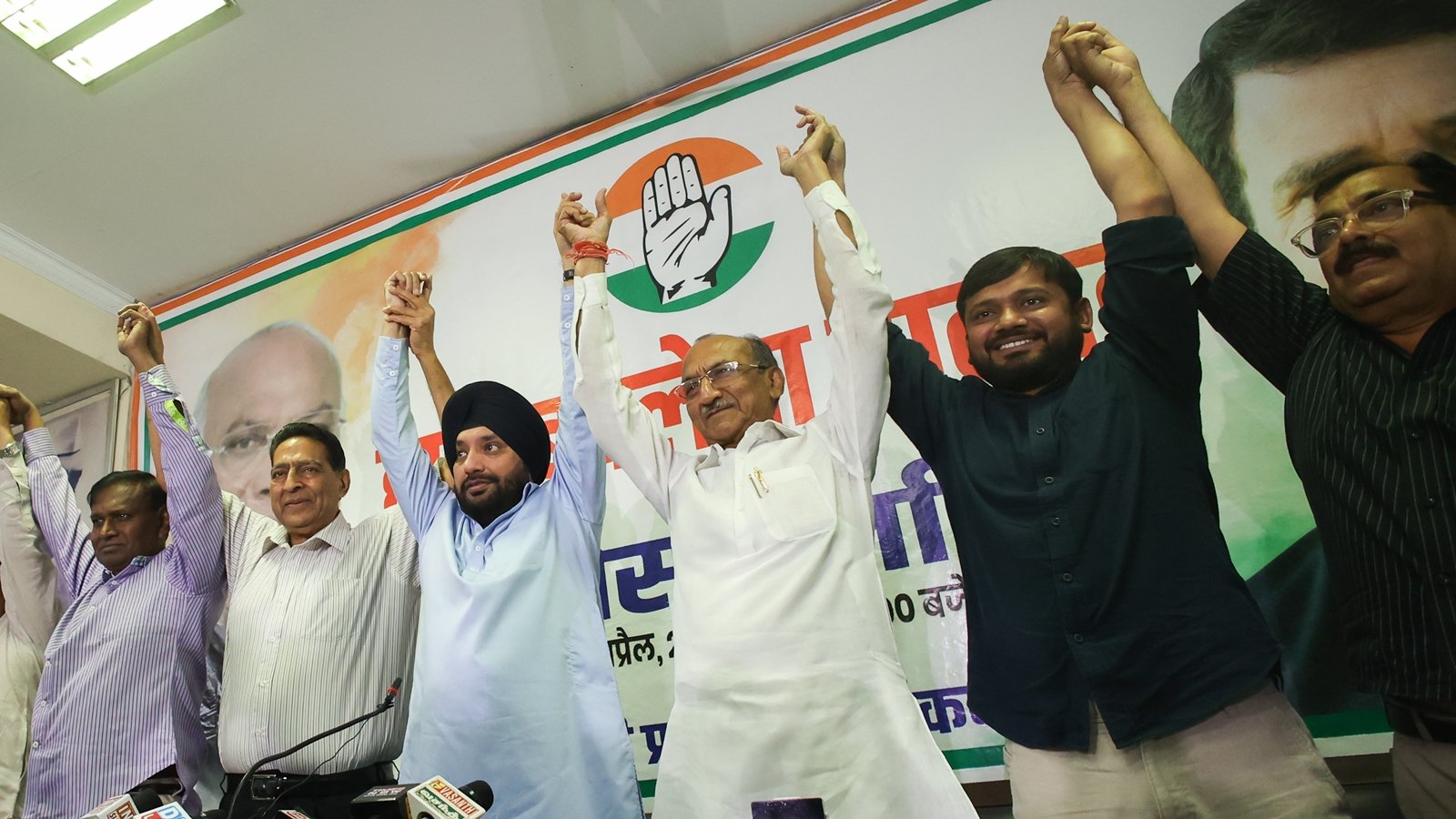 Delhi Congress has announced its candidates for the Lok Sabha elections, but some party workers are unhappy because they feel that the candidates are not from Delhi.