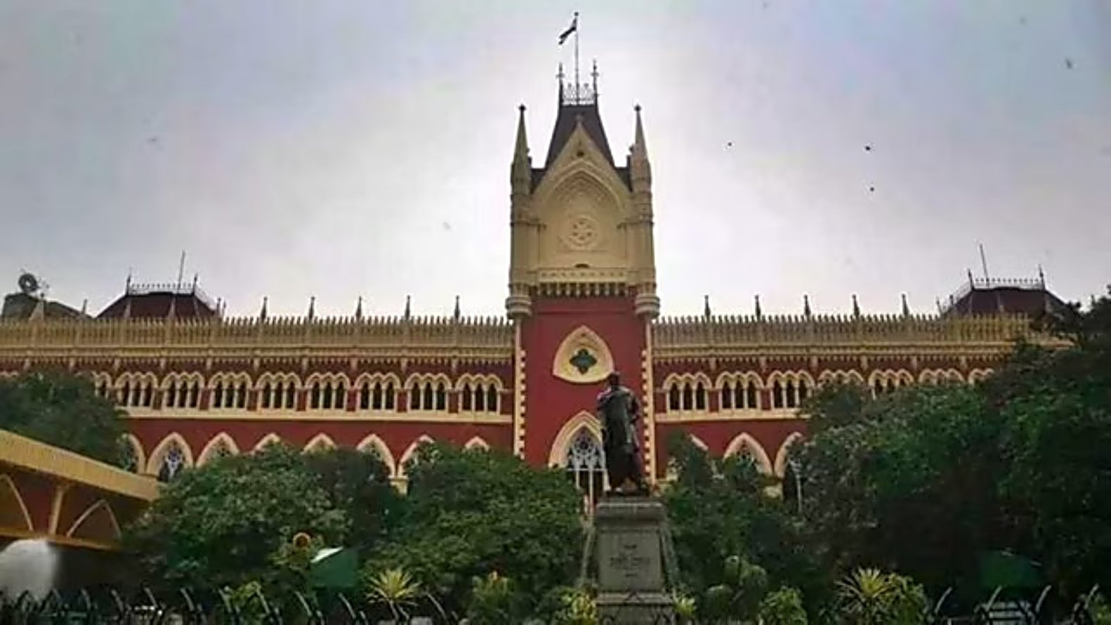 High Court has cancelled the hiring of more than 23,000 teachers and non-teaching staff in schools due to a scam in Bengal SSC. Mamata, the Chief Minister, believes that the court's decision is wrong and against the law.